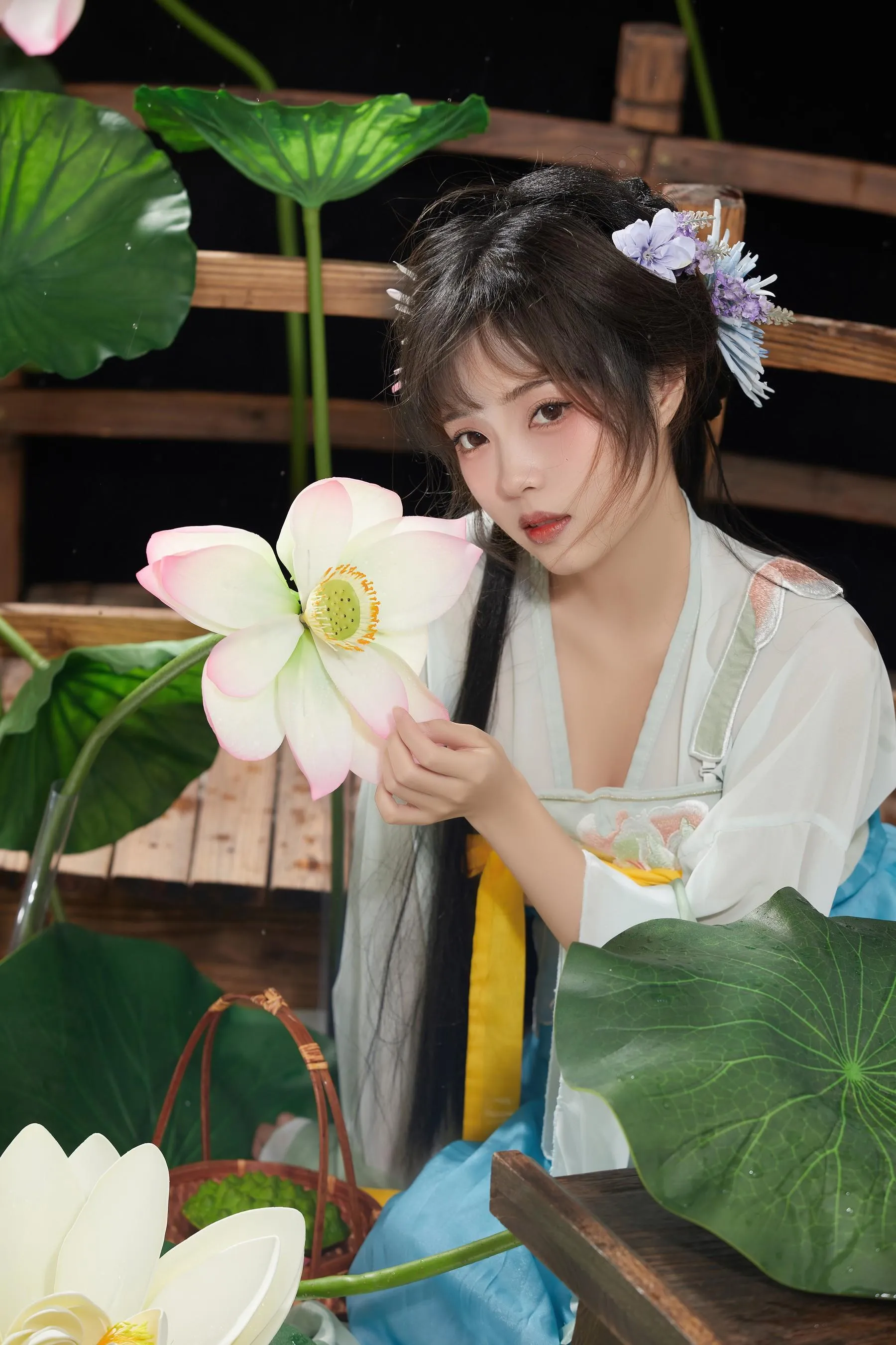 [YITUYU艺图语]2022.09.23 荷塘月色 小薇人儿 [40P]插图